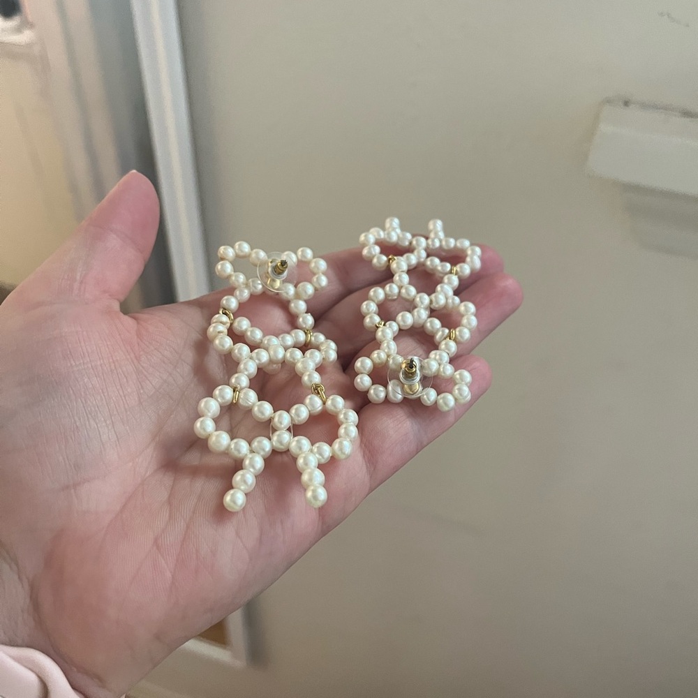 Tuckernuck Triple Pearl Leighton Earrings - Picture 3 of 3